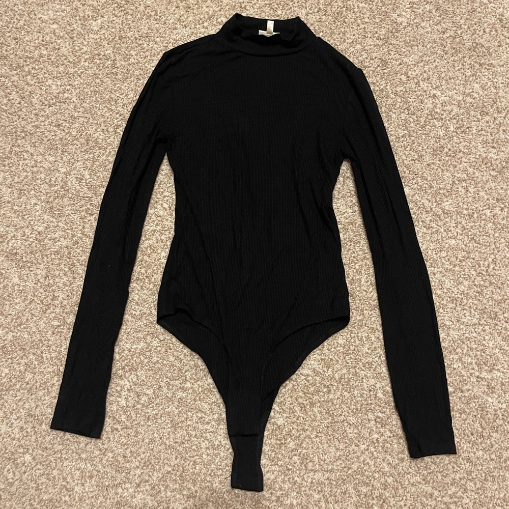 SELFIE Black Ribbed Top